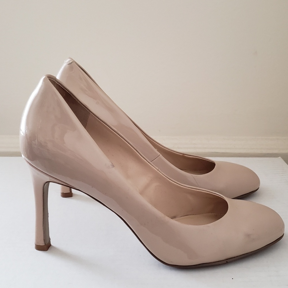 Nine West Patent Leather Cream Heels Size 8.5 EUC